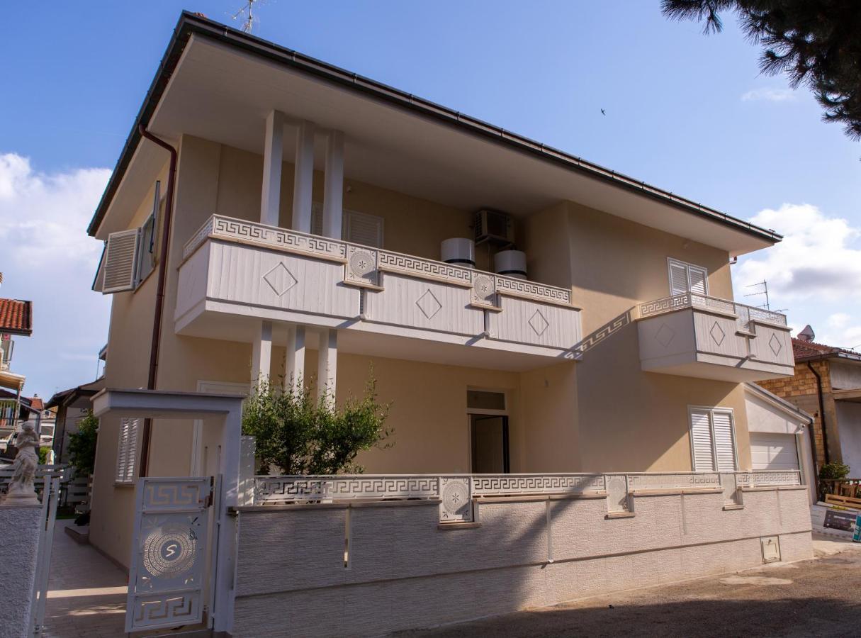 Aria Di Sale Bed and Breakfast Martinsicuro Buitenkant foto