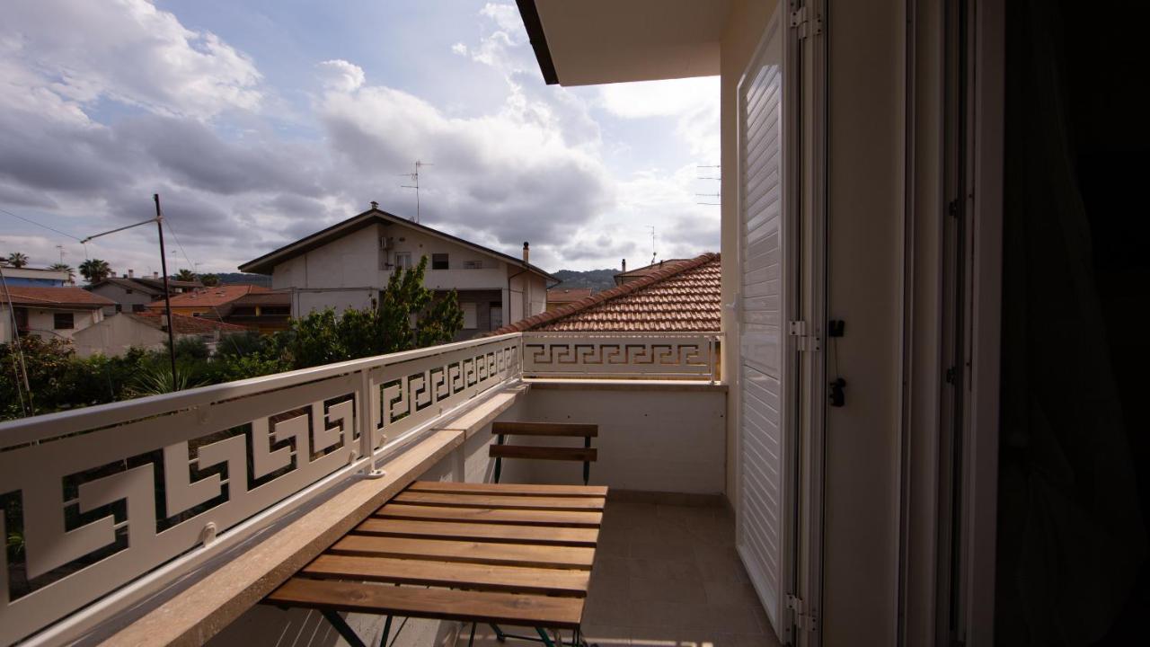 Aria Di Sale Bed and Breakfast Martinsicuro Buitenkant foto